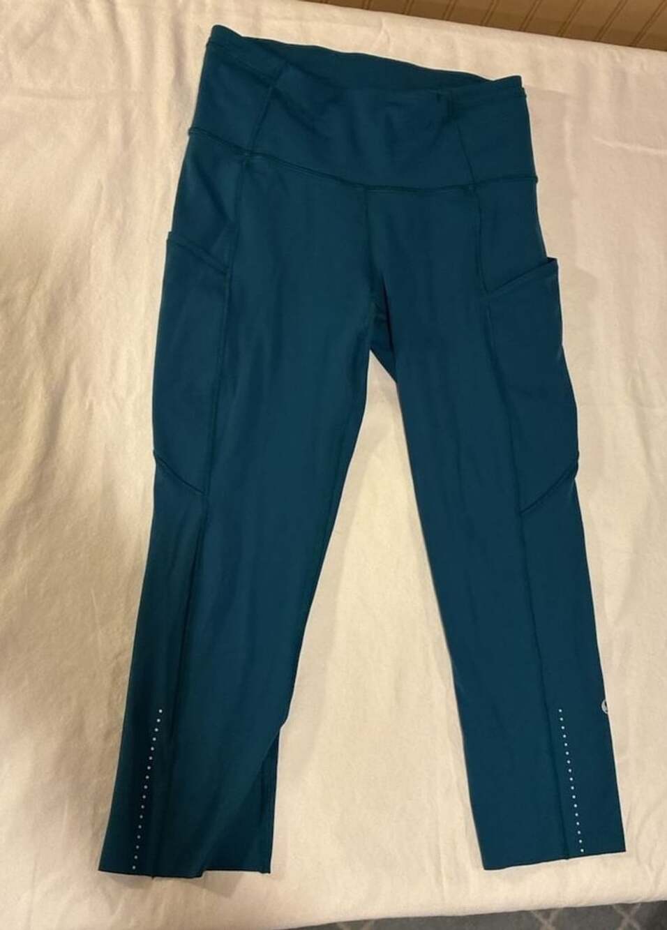 Lululemon Speed Up Crop Size 4 Teal Leggings